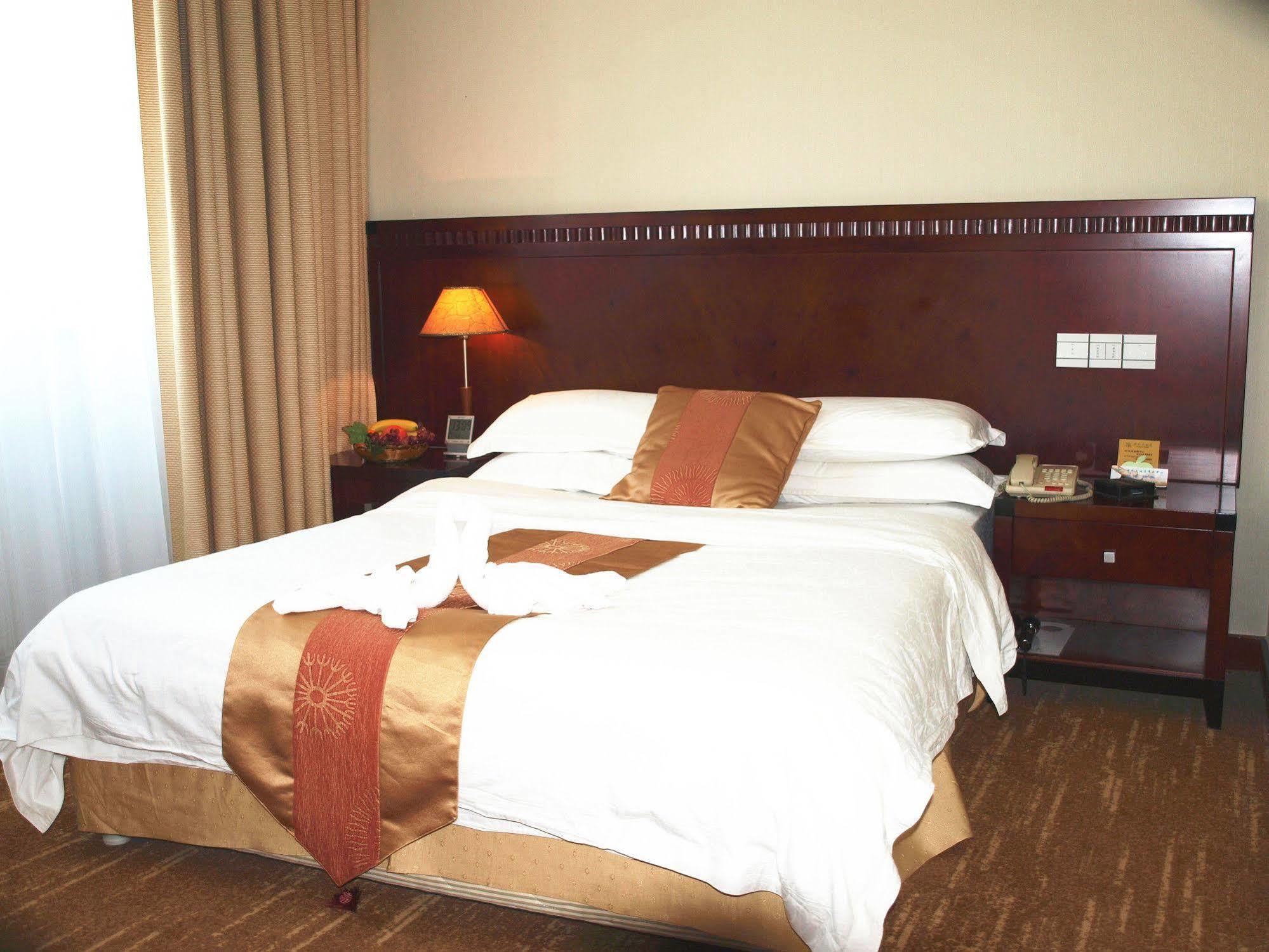 Century Hotel Taicang Luaran gambar