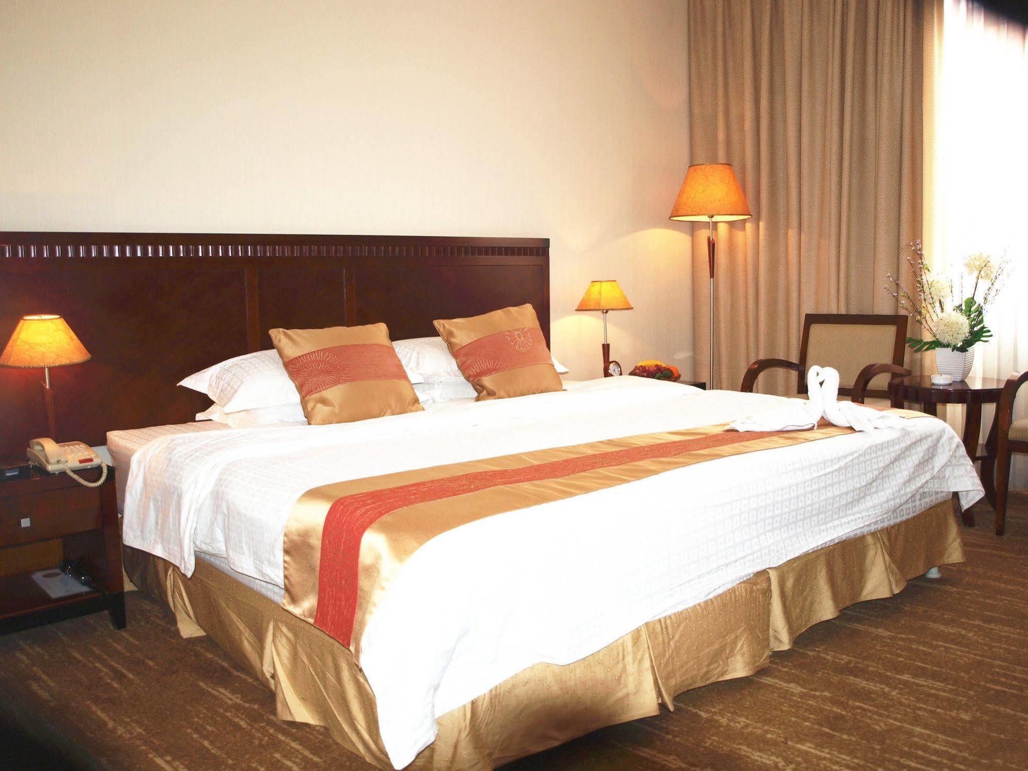 Century Hotel Taicang Luaran gambar